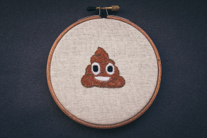 emoji-embroidery-poop